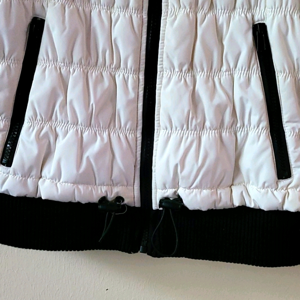 Vest - Picture 4 of 5